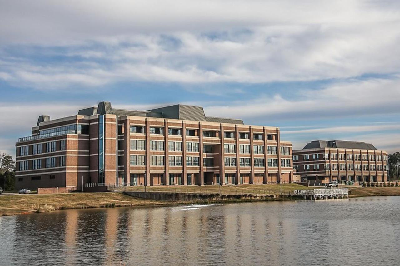 Holiday Inn Express & Suites Texarkana By Ihg Exterior photo
