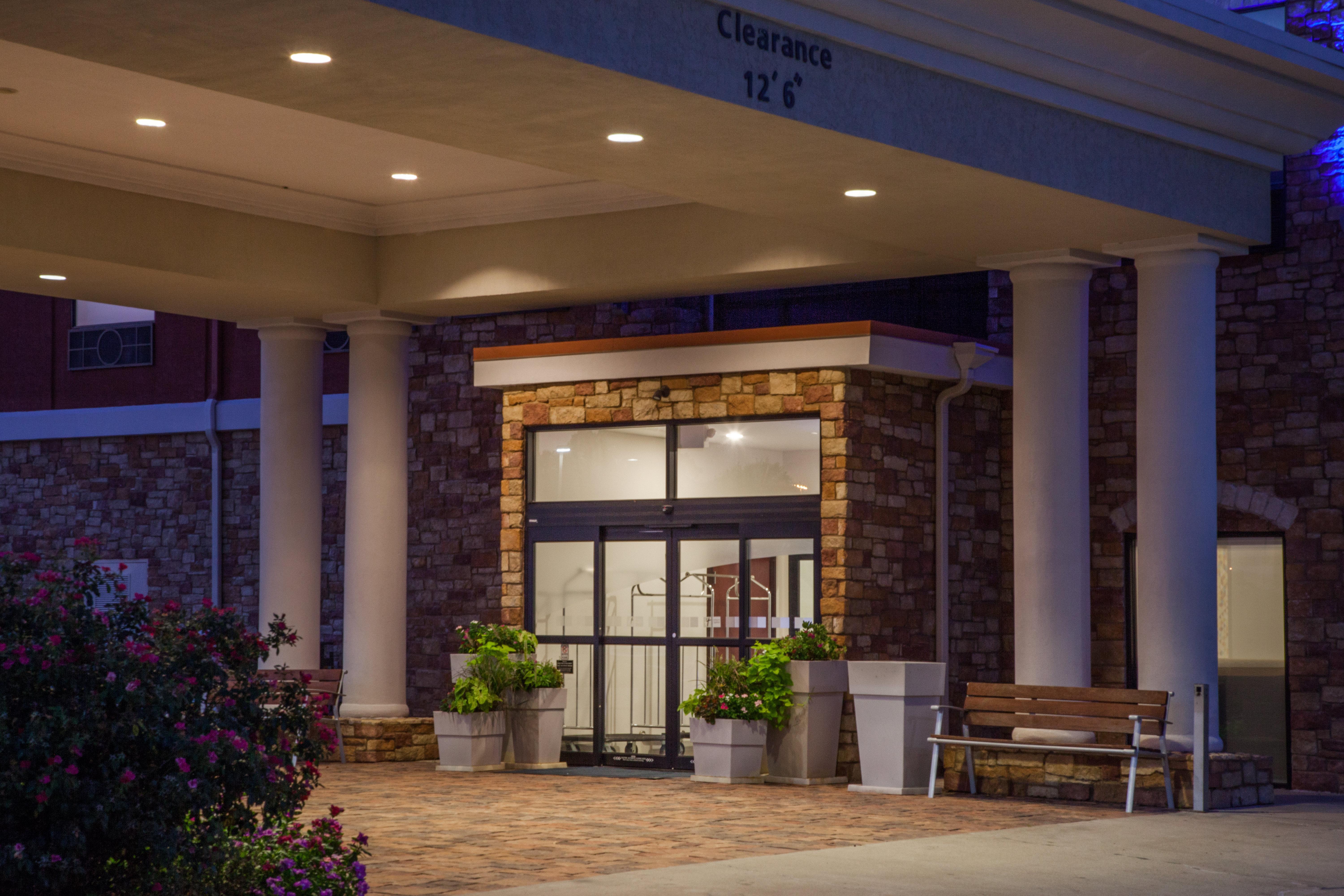 Holiday Inn Express & Suites Texarkana By Ihg Exterior photo