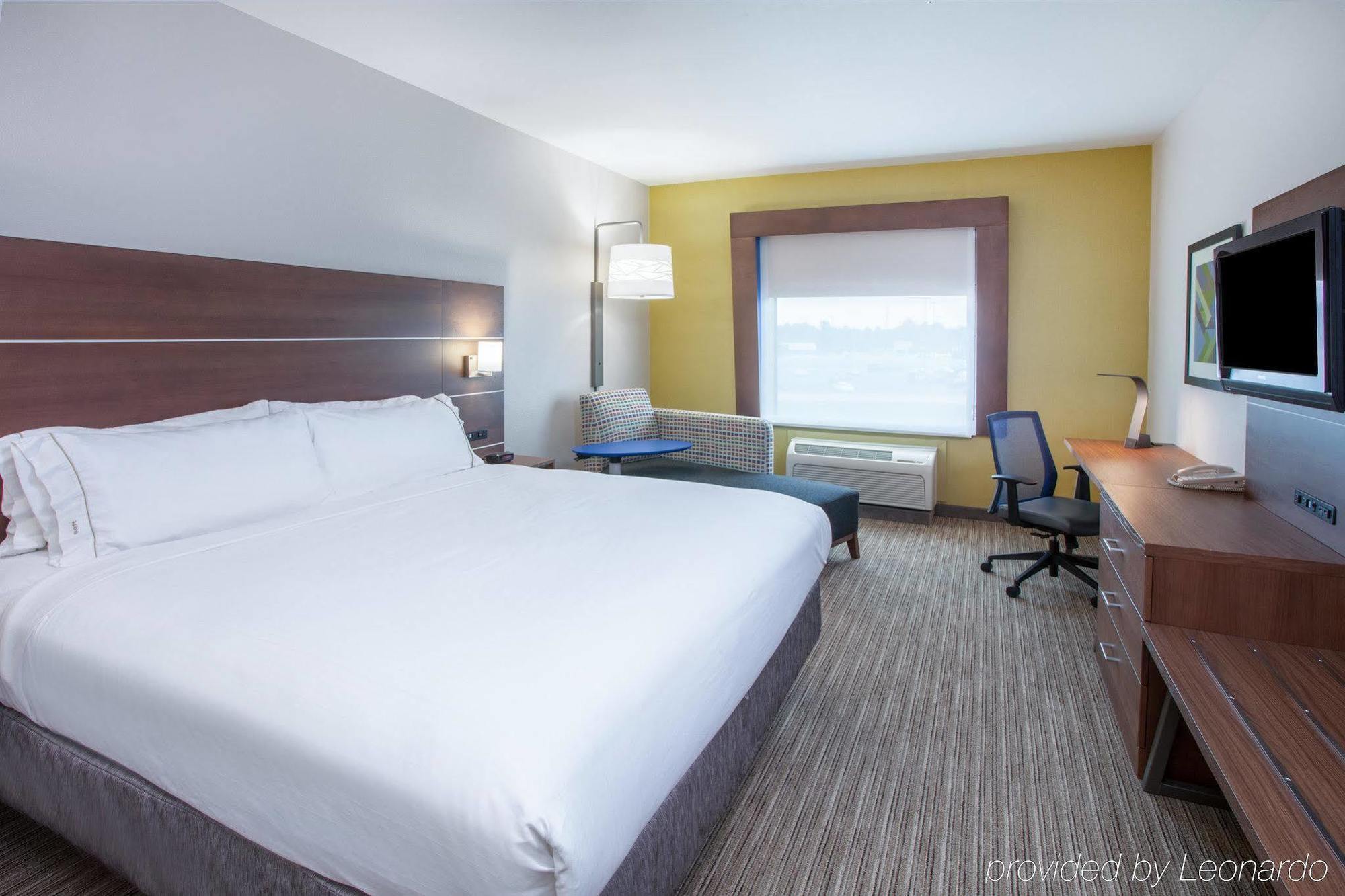Holiday Inn Express & Suites Texarkana By Ihg Exterior photo